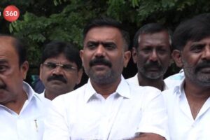 మరి జెండా వందనం చేయకపోవడం దేశభక్తా ?