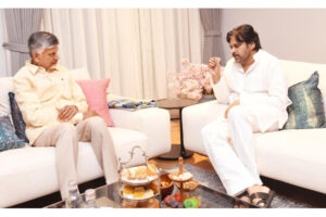 పవన్‌ను పరామర్శించిన చంద్రబాబు