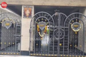చెవిరెడ్డి ఇంట్లో సోదాలు – ఎమేమి బయటపడతాయో?