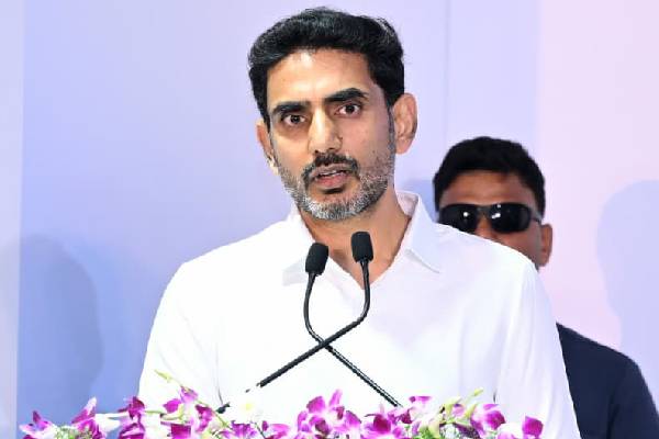లోకేష్ అంతే.. స్వీట్ షాకులిస్తారు!